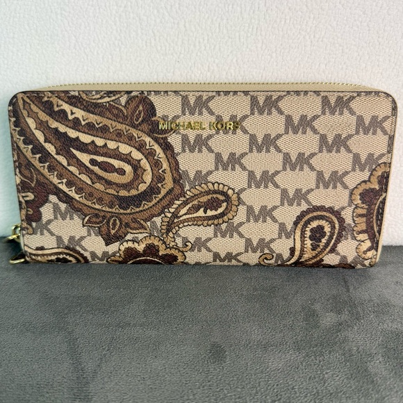 Michael Kors Heritage Paisley Wallet Clutch Cream and Brown - Picture 1 of 10